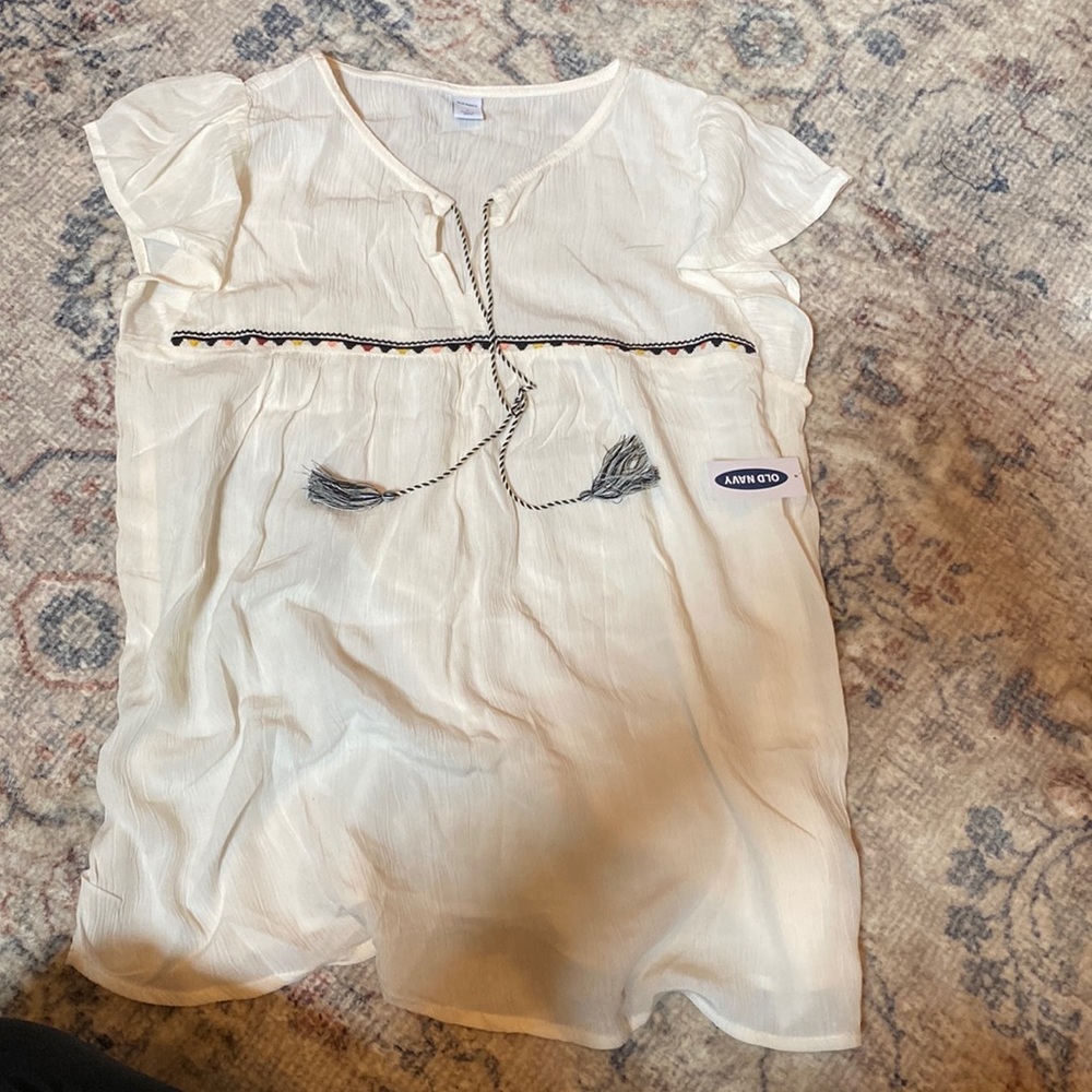 Beautiful old navy shirt
